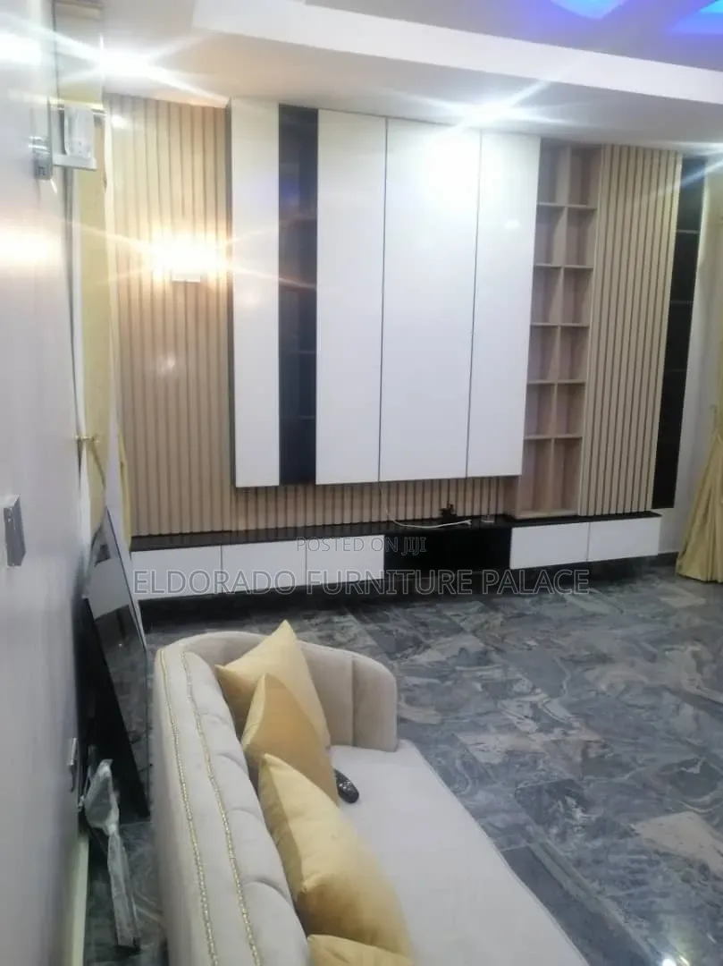 Good Design Television Console Stand