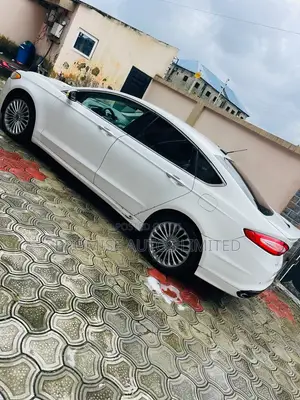 Ford Fusion Titanium FWD 2016 White