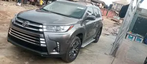 Toyota Highlander XLE V6 4x2 (3.5L 6cyl 6A) 2016 Gray