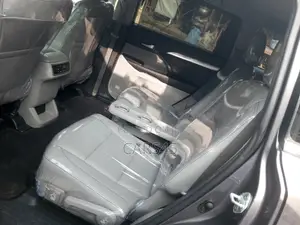 Toyota Highlander XLE V6 4x2 (3.5L 6cyl 6A) 2016 Gray