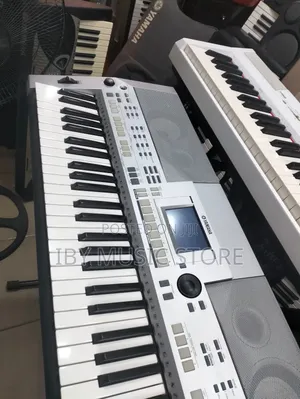 Yamaha PSR S500