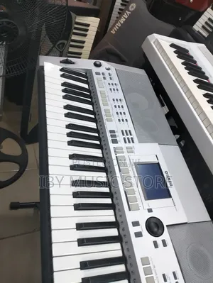 Yamaha PSR S500