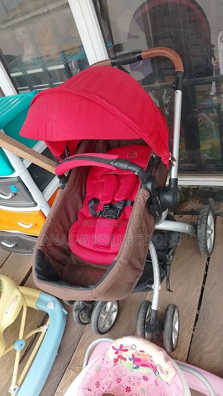 Detachable Convertible Strollers for Sitting and Sleeping Position