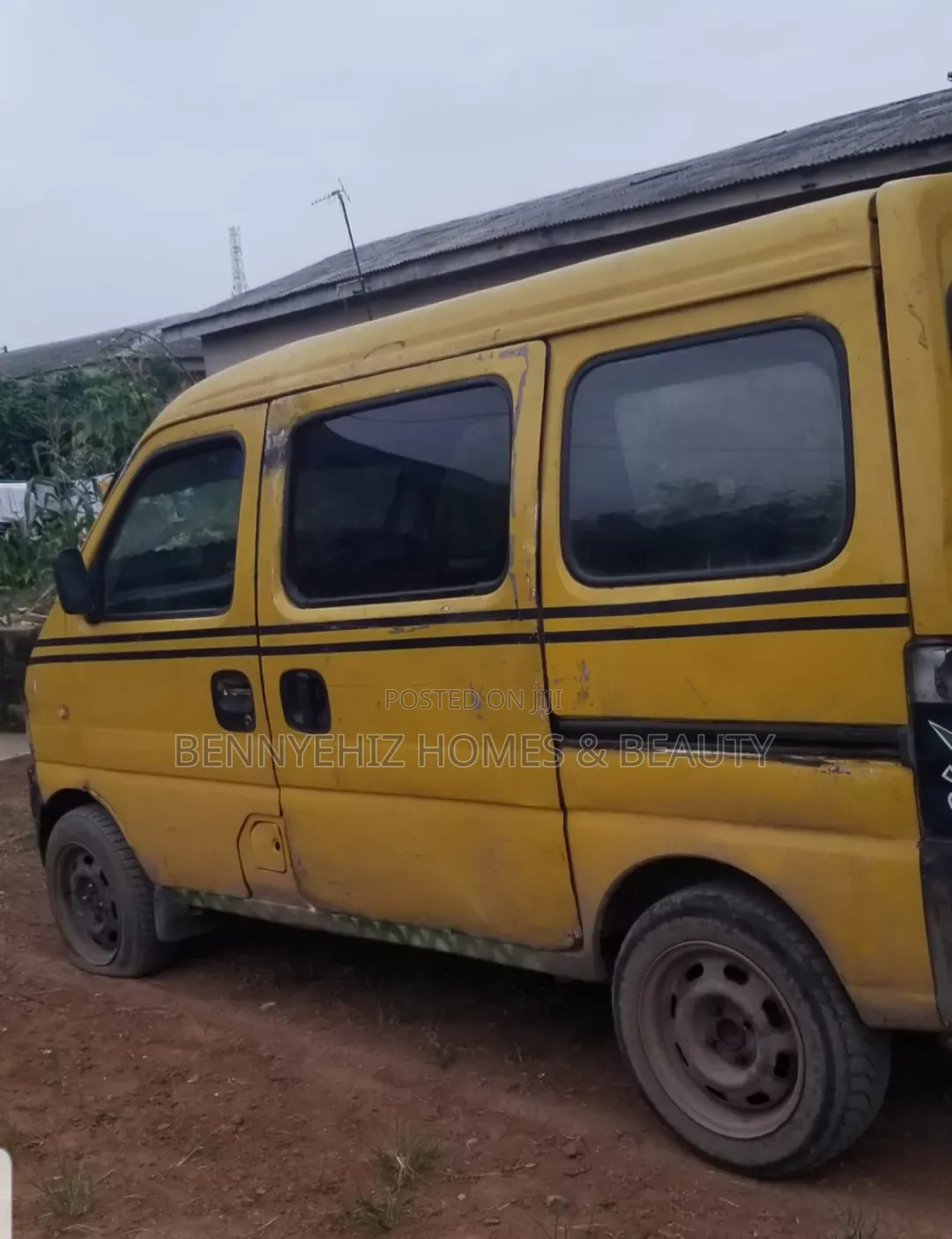 Suzuki APV Minibus 2010 Yellow