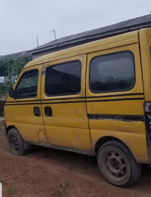 Suzuki APV Minibus 2010 Yellow