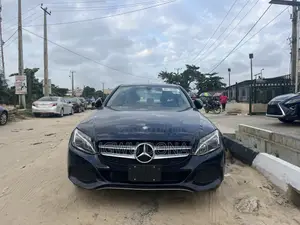 Mercedes-Benz C300 2016 Blue