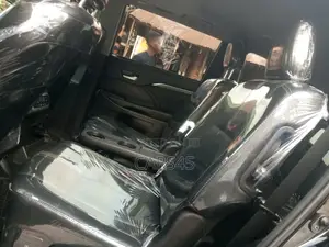 Toyota Highlander SE 4x2 V6 (3.5L 6cyl 8A) 2018 Black