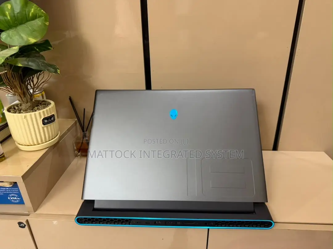 Laptop Dell Allienware M18 R1 32GB Intel Core i9 SSD 1T