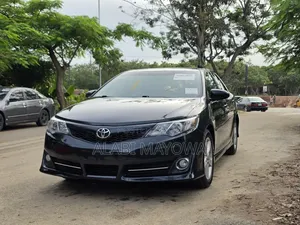Toyota Camry SE 4dr Sedan (2.5L 4cyl 6A) 2014 Black
