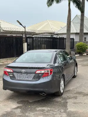 Toyota Camry SE Sport 4dr Sedan (2.5L 4cyl 6A) 2014 Gray