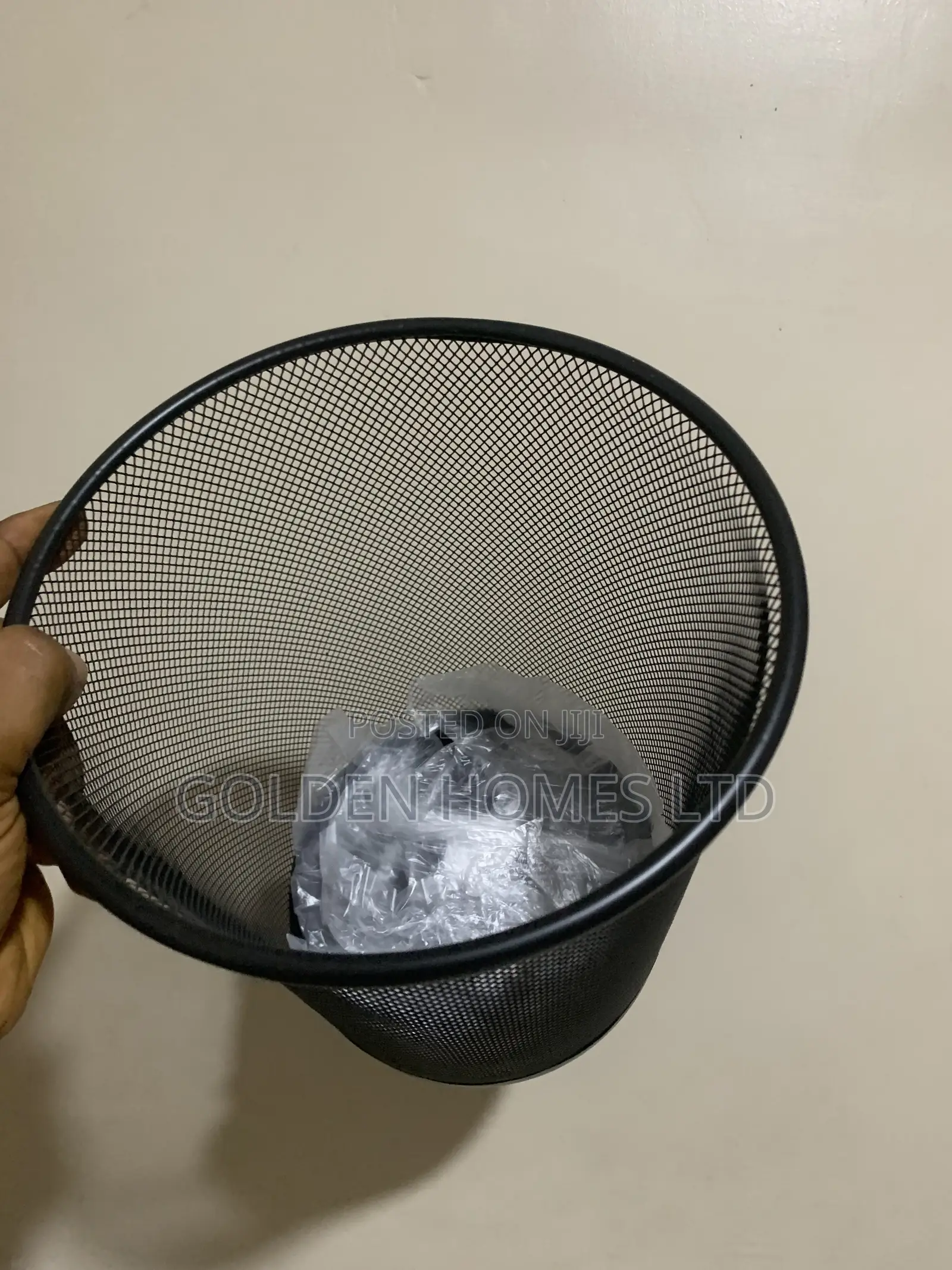 Black Iron Dust Bin