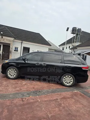 Toyota Sienna 2012 Black