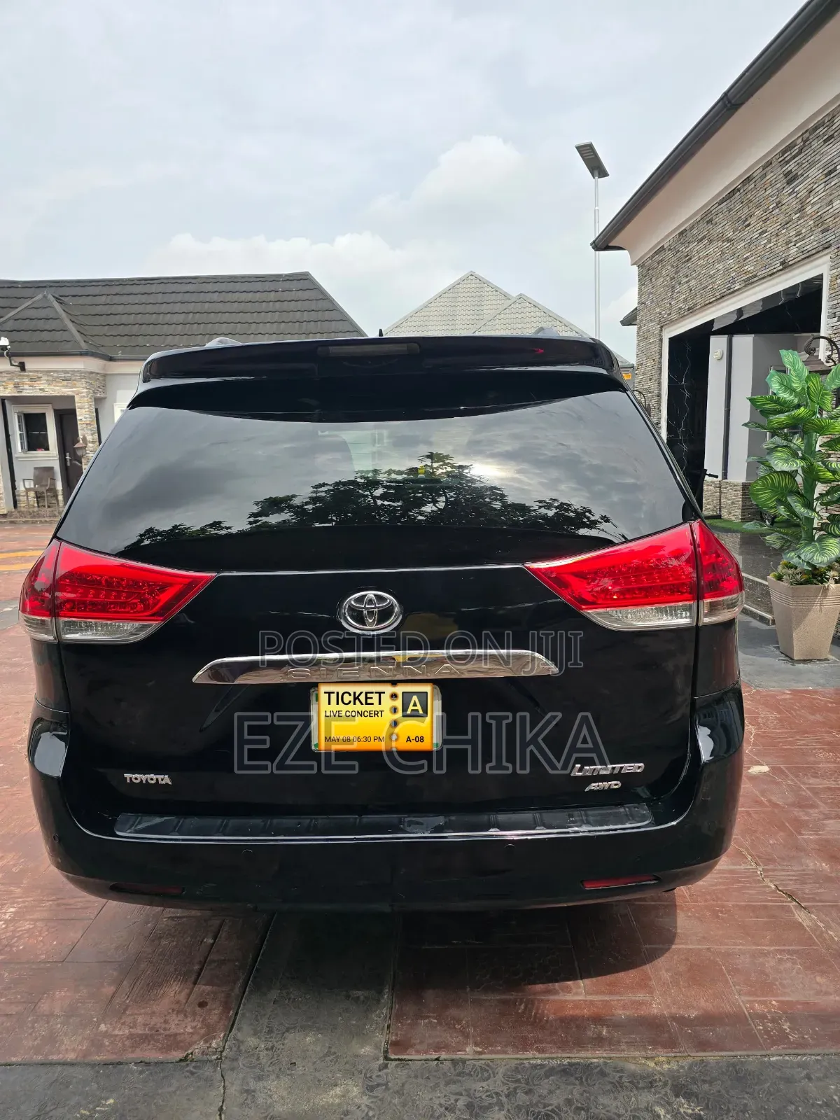 Toyota Sienna 2012 Black