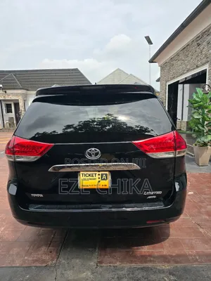 Toyota Sienna 2012 Black