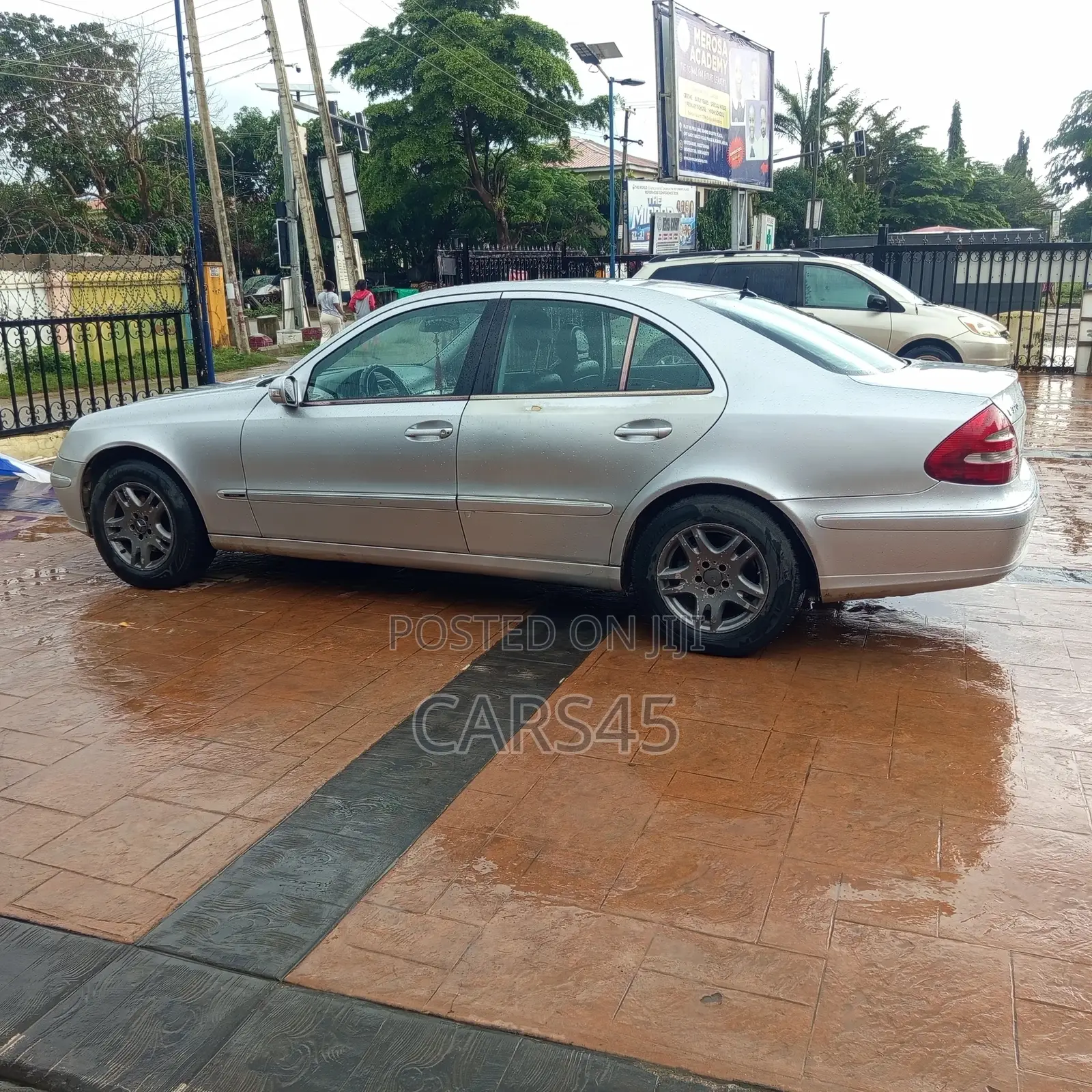 Mercedes-Benz E320 2004 Silver