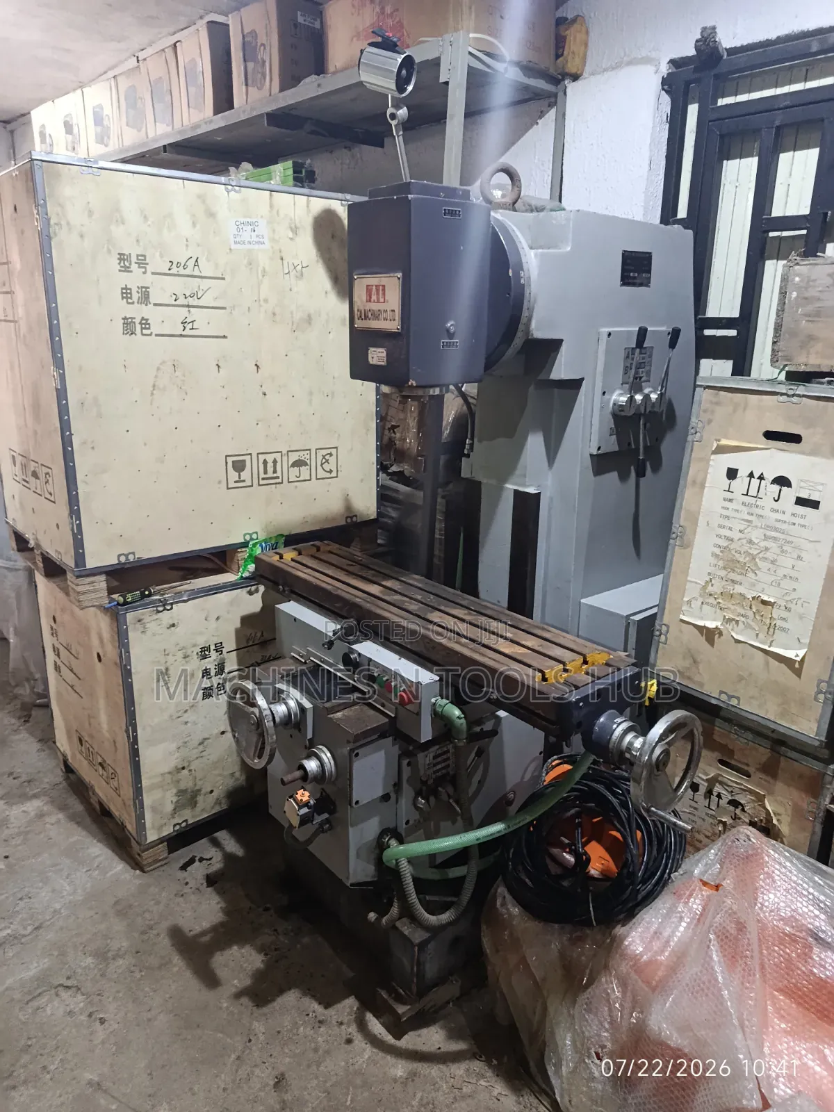 Vertical Knee-Type Milling Machine
