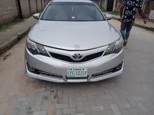 Toyota Camry LE 4dr Sedan (2.5L 4cyl 6A) 2013 Silver
