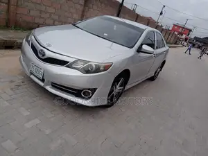 Toyota Camry LE 4dr Sedan (2.5L 4cyl 6A) 2013 Silver