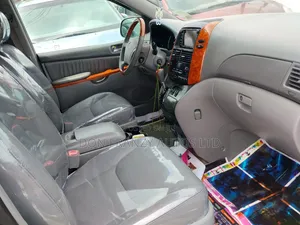 Toyota Sienna 2008 Gold