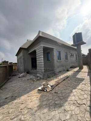 Furnished 3bdrm Bungalow in Adeleke Estate for sale