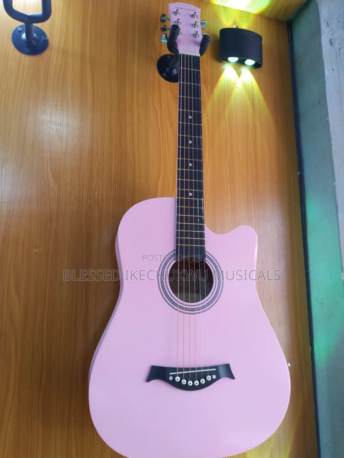 Elastic Sound Box Guitar