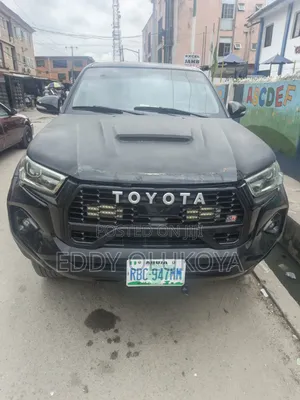 Toyota Hilux 2014 Black