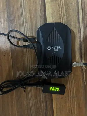 40” Hisense Smart TV + Free Digital Satellite Decoder