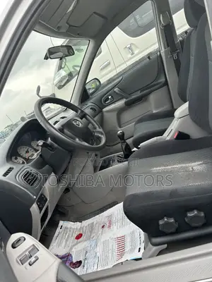 Mazda 323 2007 Silver