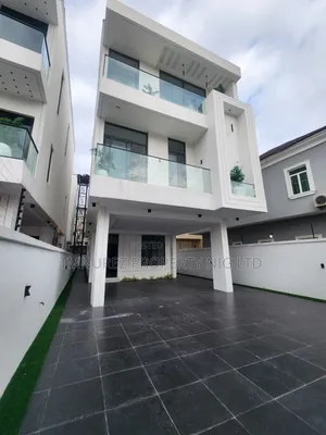 6bdrm Duplex in Chevron for sale