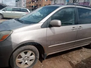 Toyota Sienna 2004 Silver