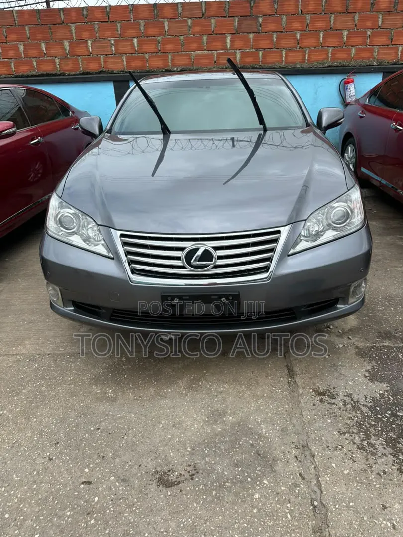 Lexus ES 2012 Gray