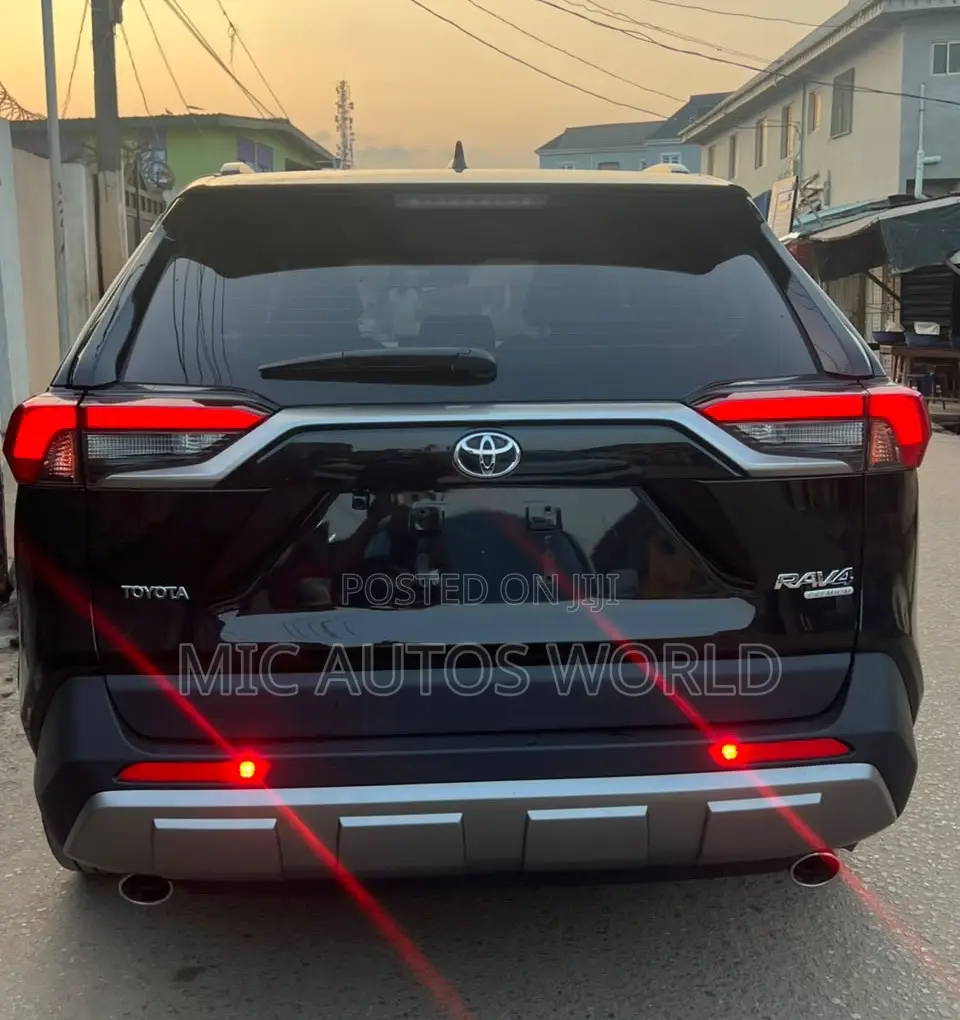 Toyota RAV4 2025 Black