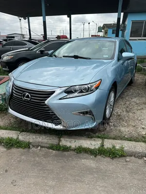 Lexus ES 2015 Blue