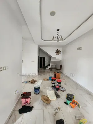 4bdrm Duplex in Chevron for rent