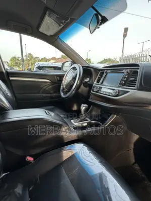 Toyota Highlander XLE 4dr SUV AWD (3.5L 6cyl 6A) 2014 Gray