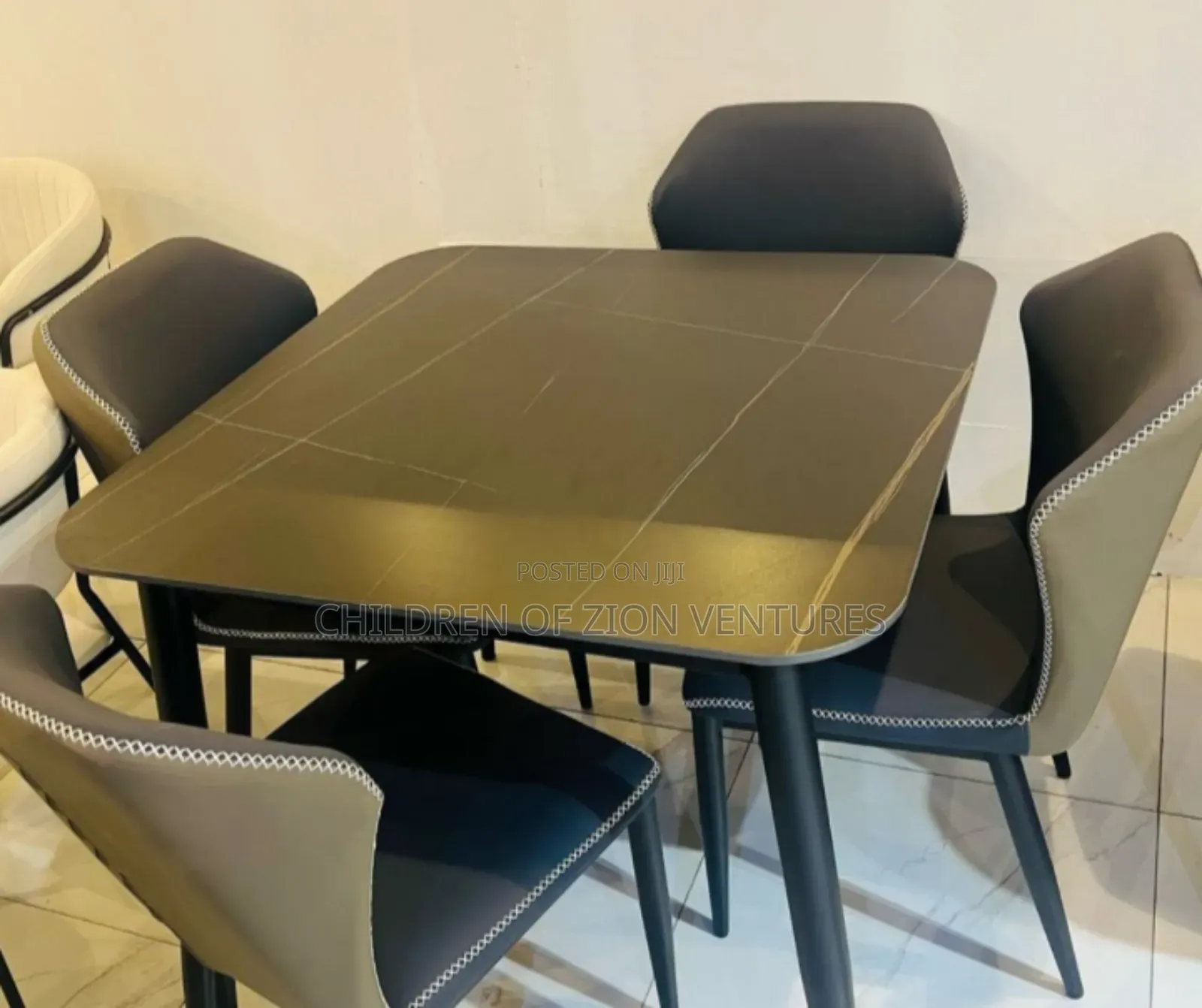 Luxury 4 Seater Dinner Set