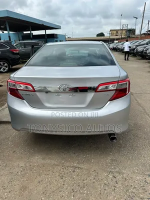 Toyota Camry LE 4dr Sedan (2.5L 4cyl 6A) 2012 Silver