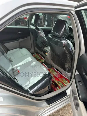 Toyota Camry LE 4dr Sedan (2.5L 4cyl 6A) 2012 Silver
