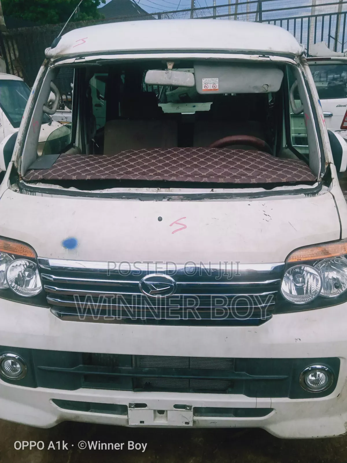 Toyota HiAce 2012 Black