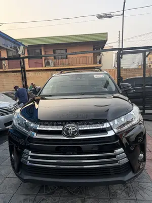 Toyota Highlander Limited Platinum 4x2 V6 (3.5L 6cyl 8A) 2018 Black