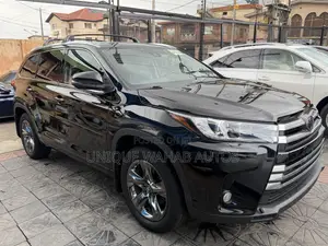 Toyota Highlander Limited Platinum 4x2 V6 (3.5L 6cyl 8A) 2018 Black
