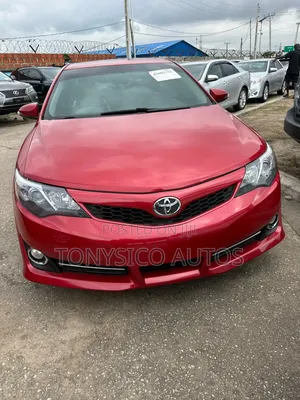 Toyota Camry SE 4dr Sedan (2.5L 4cyl 6A) 2013 Red