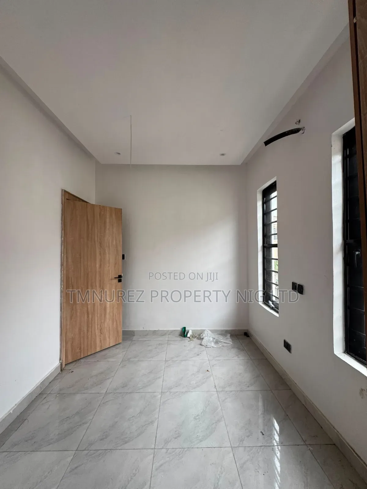 4bdrm Duplex in Chevron for rent
