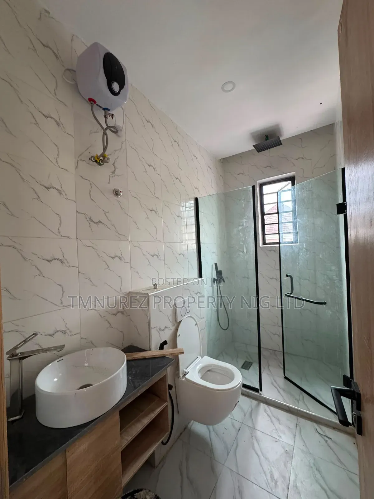 4bdrm Duplex in Chevron for rent
