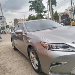 Lexus ES 2017 Gold