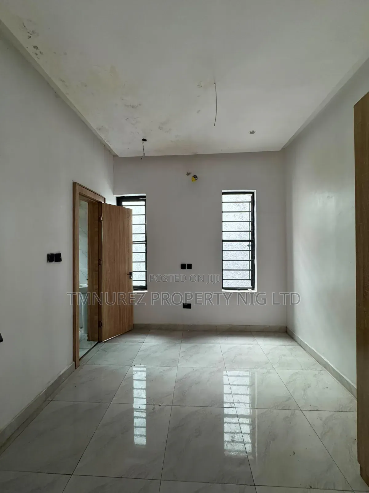 4bdrm Duplex in Chevron for rent
