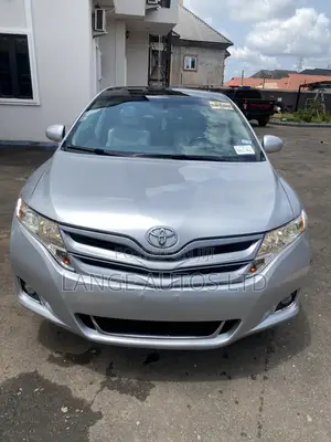 Toyota Venza XLE 2011 Gray