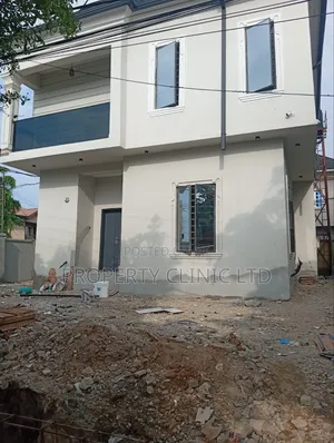 4bdrm Duplex in Medina Estate for sale