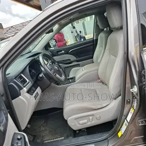 Toyota Highlander Limited V6 4x2 (3.5L 6cyl 6A) 2016 Gray