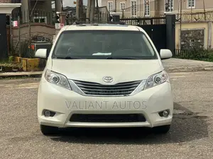 Toyota Sienna 2016 White